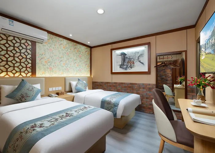 The East Hotel-Very Close To The Drum Tower,The Lama Temple,Houhai Bar Street,And The Forbidden City,There Are Many Old Beijing Traditional Hutongs Around The Hotel ,Experience The Culture Of Old Beijing Hutongs,Near Exit A Of Shichahai On Metro Line