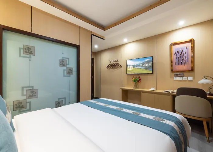 The East Hotel-Very Close To The Drum Tower,The Lama Temple,Houhai Bar Street,And The Forbidden City,There Are Many Old Beijing Traditional Hutongs Around The Hotel ,Experience The Culture Of Old Beijing Hutongs,Near Exit A Of Shichahai On Metro Line