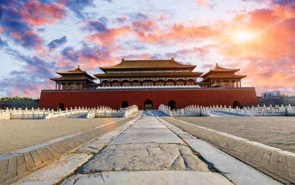 The East Hotel-very Close To The Drum Tower,the Temple,houhai Bar Street,and The Forbidden City,there Are Many Old Traditional Hutongs Around The ,experience The Culture Of Old Hutongs,near Exit A Of Shichahai On Metro Line Отель