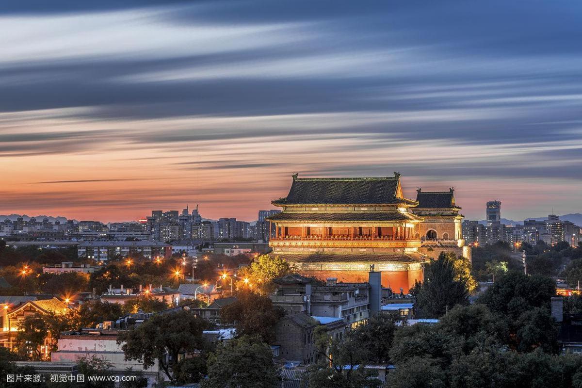 The East Hotel-very Close To The Drum Tower,the Temple,houhai Bar Street,and The Forbidden City,there Are Many Old Traditional Hutongs Around The ,experience The Culture Of Old Hutongs,near Exit A Of Shichahai On Metro Line Отель Пекин