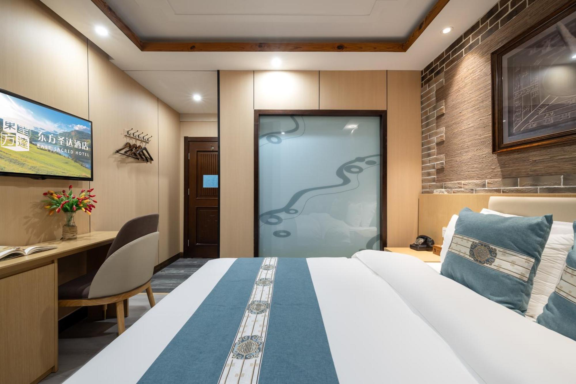 The East Hotel-very Close To The Drum Tower,the Temple,houhai Bar Street,and The Forbidden City,there Are Many Old Traditional Hutongs Around The ,experience The Culture Of Old Hutongs,near Exit A Of Shichahai On Metro Line Отель 4*